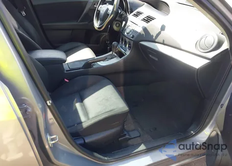 2011 Mazda Mazda3 I Touring z USA, uszkodzony, nr VIN JM1BL1VG0B1428207